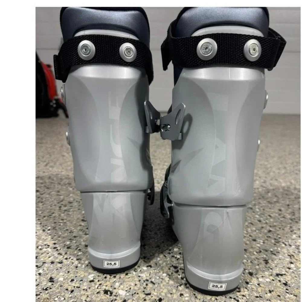 New Old Stock Lange Double 55 Womens Ski Boots 25.5 Retired‎ Model
